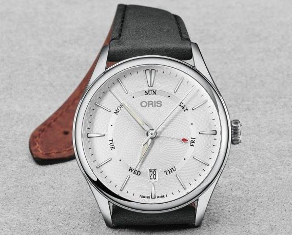 Oris Artelier Pointer Day-Date (Source : Master Horloger)