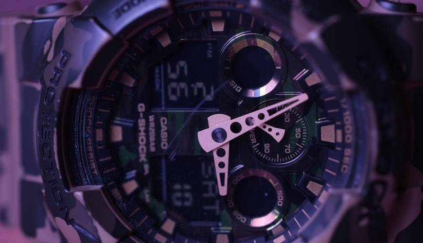 Comment fonctionne une montre à affichage ana-digi ?