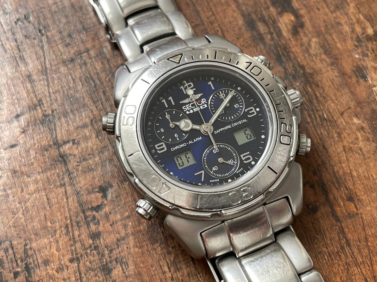 Montre chronographe ana digi Sector 450 avec mouvement ETA 251.265 (Source : Etsy - @Vintagestyle70)