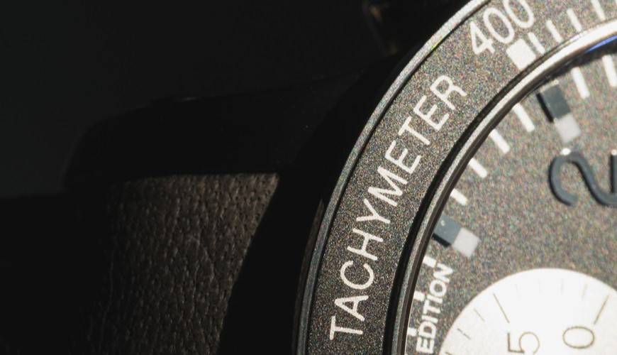 Comment utiliser le tachymètre d'une montre de sport auto ?