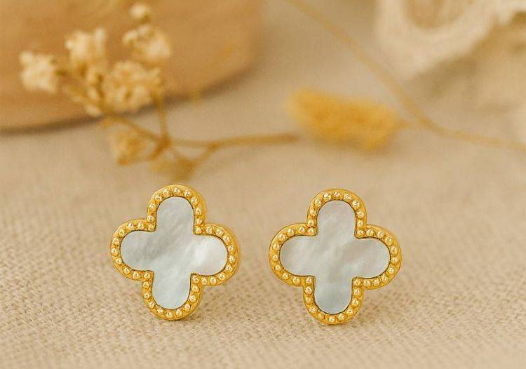 Boucles d'oreilles Emanessence