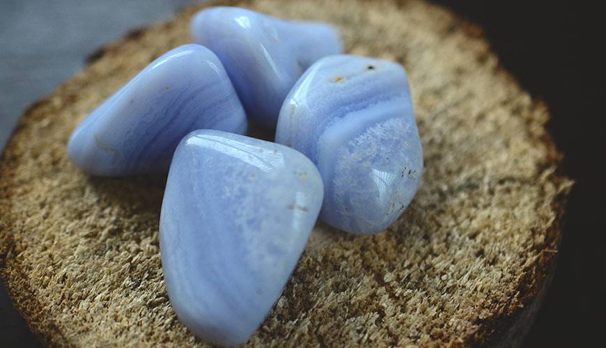 La Calcédoine : une pierre douce et positive